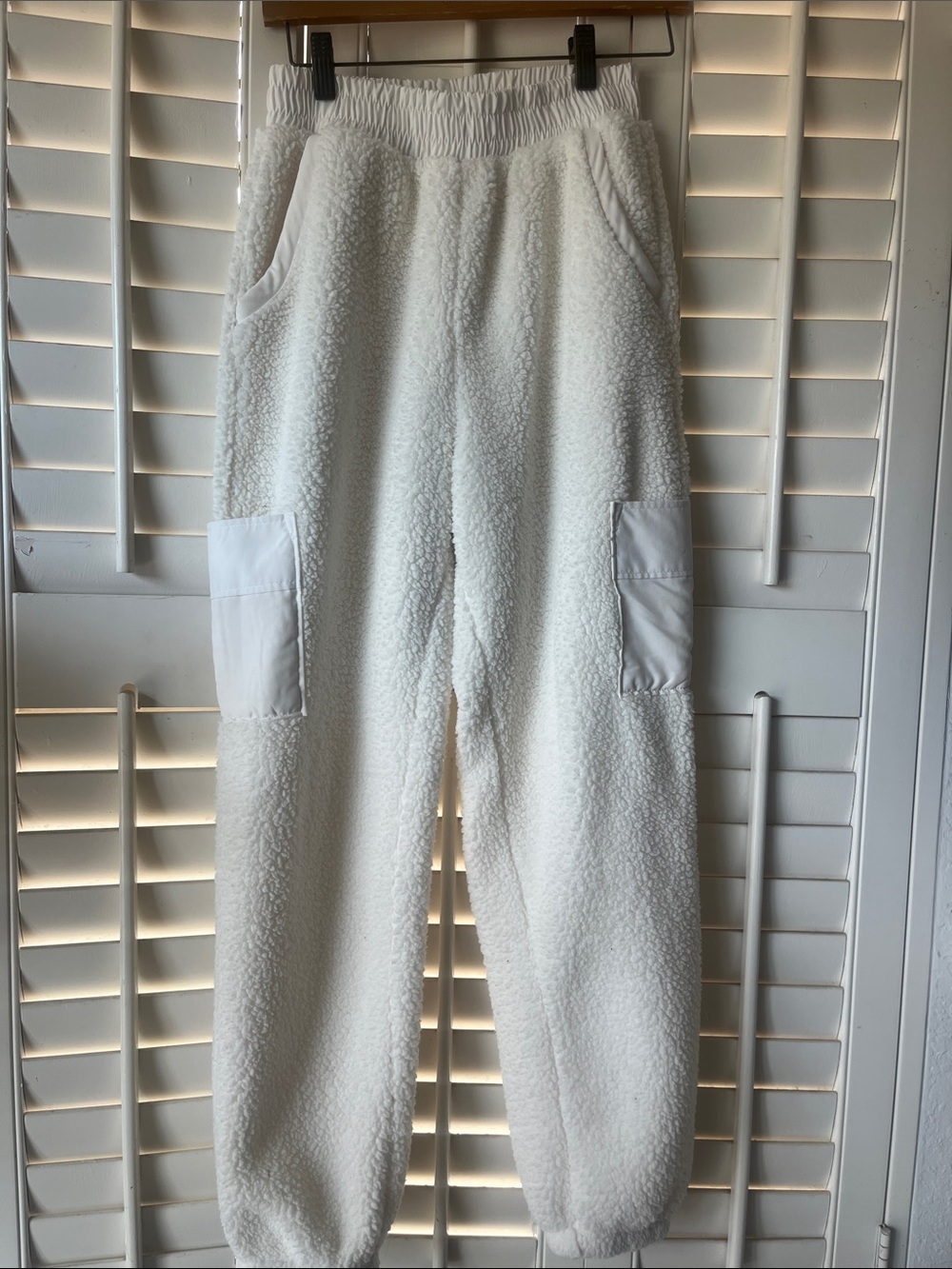 ✨ Hippie Rose Juniors' Sherpa Cargo Jogger Pants ✨ Junior M